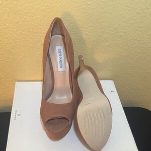 Steve Madden Tan Peep Toe Heels